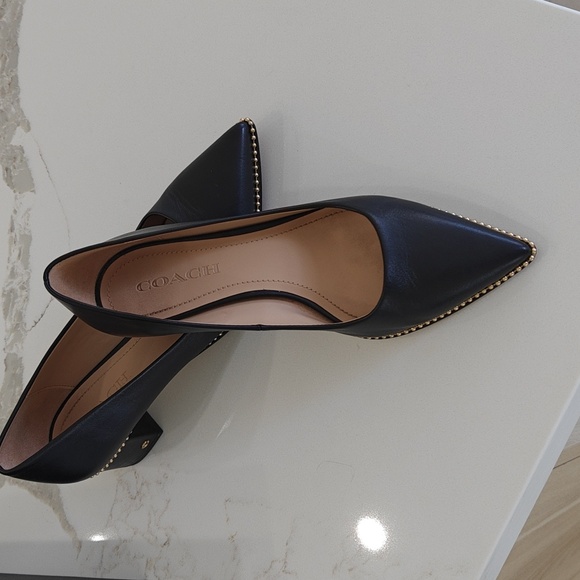 Coach Women’s Willa 45 Pumps! - Picture 2 of 7